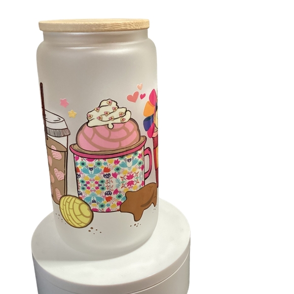 New Cafecito y Chisme handmade UVDTF‎ - Frosted Glass Cup with Bamboo Lid - Picture 3 of 7